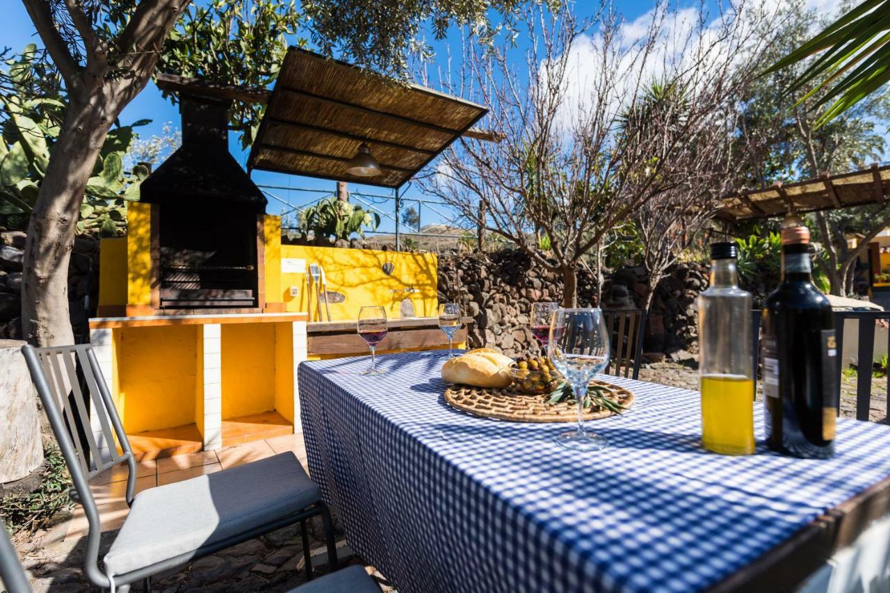 Bohemian Hideaway Finca - 2 Unique Houses With Shared Pool Santa Lucia Екстериор снимка