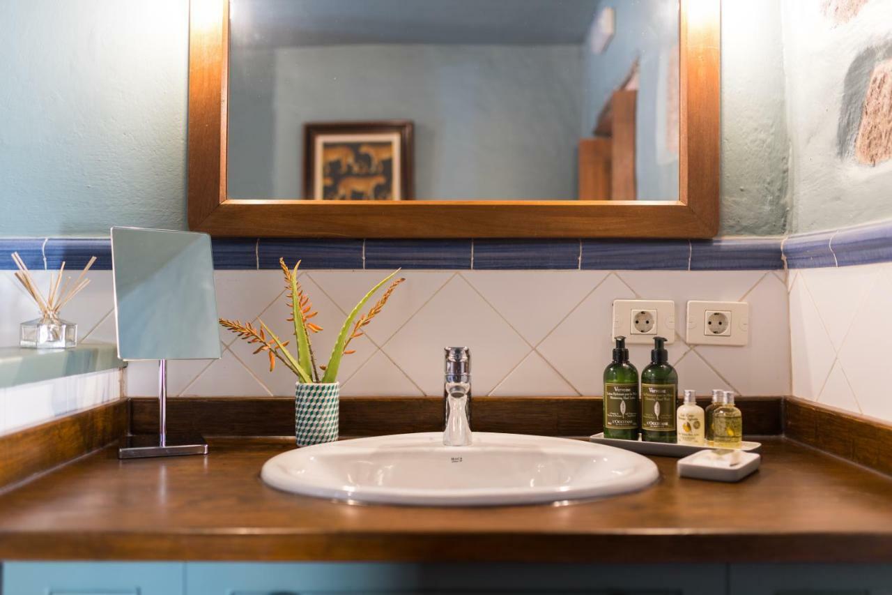 Bohemian Hideaway Finca - 2 Unique Houses With Shared Pool Santa Lucia Екстериор снимка