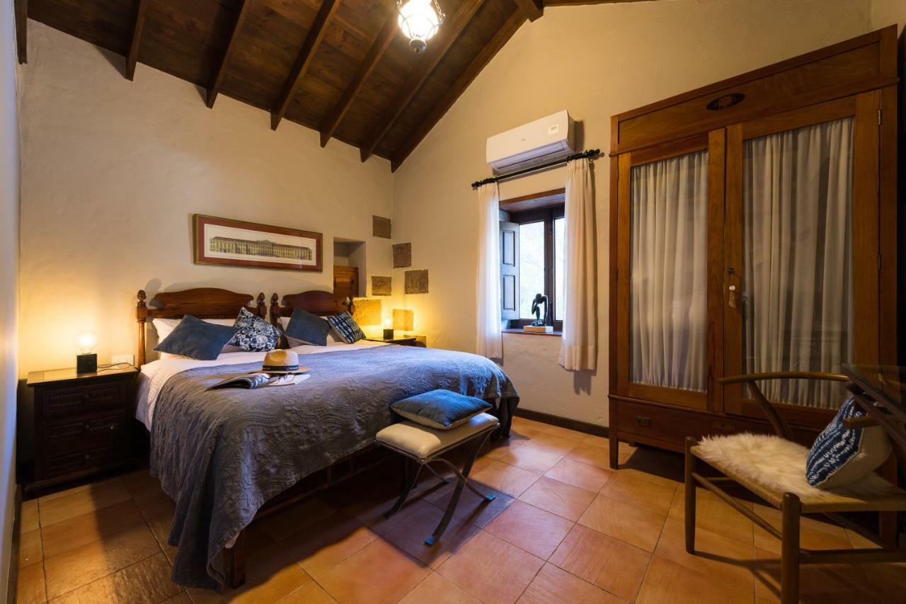 Bohemian Hideaway Finca - 2 Unique Houses With Shared Pool Santa Lucia Екстериор снимка
